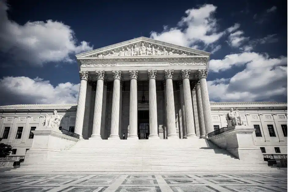 image of the supreme court courthouse, Disparti Law Group